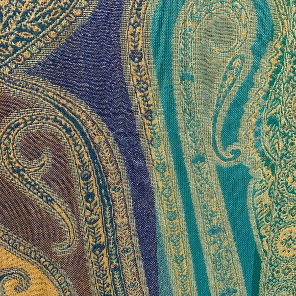 Scarf. Elegant and stylish. - Picture 3 of 8